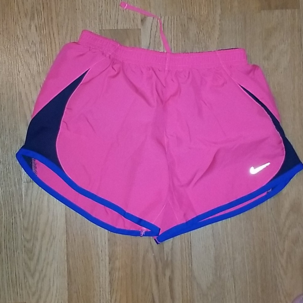 Girls nike short